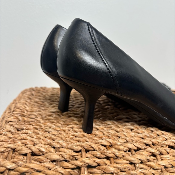 Cole Haan Leather Buckle Toe Heels Women’s Size 8.5B Black - Picture 4 of 9